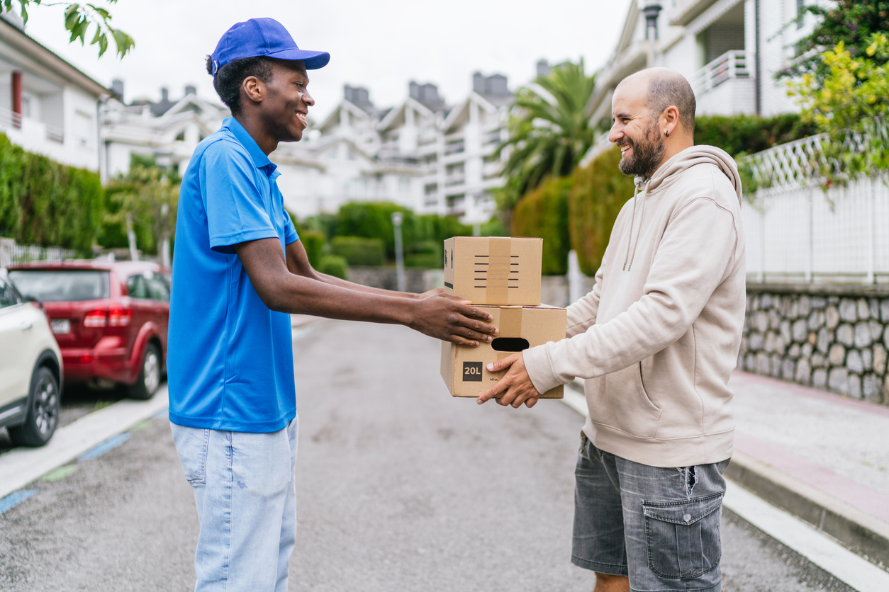 Road travel and goods delivery between Ogbomosho and Lagos